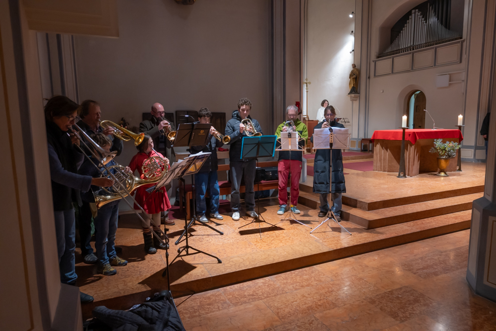 Die Jungbläser in der Kirche Hl. Dreifaltigkeit
